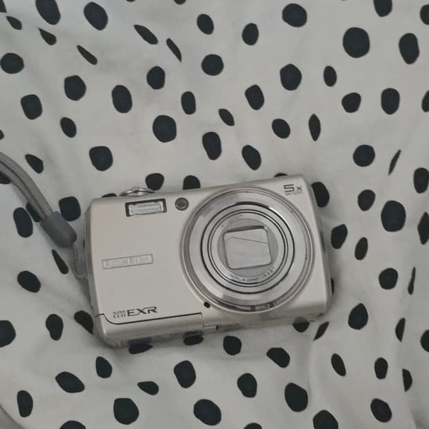 후지필름 fujifilm F200EXR 누가영 디카 