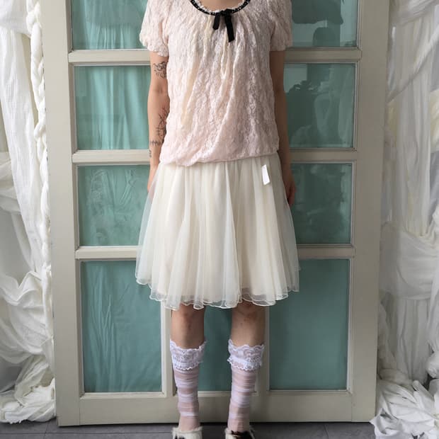 Ribbon point lace top