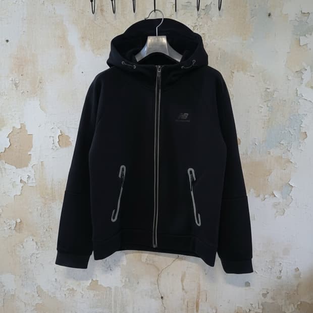 뉴발란스 블랙 후드집업 95 M