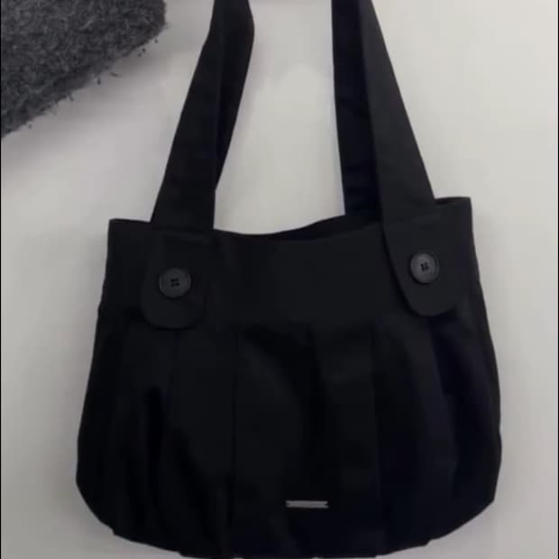 미세키서울 플리츠 버튼 미니백 블랙