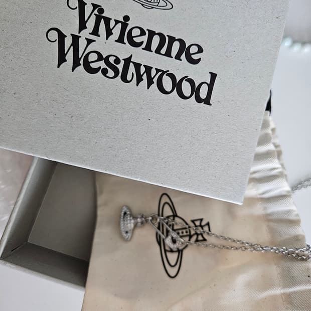 비비안웨스트우드 루크리스 클립 목걸이