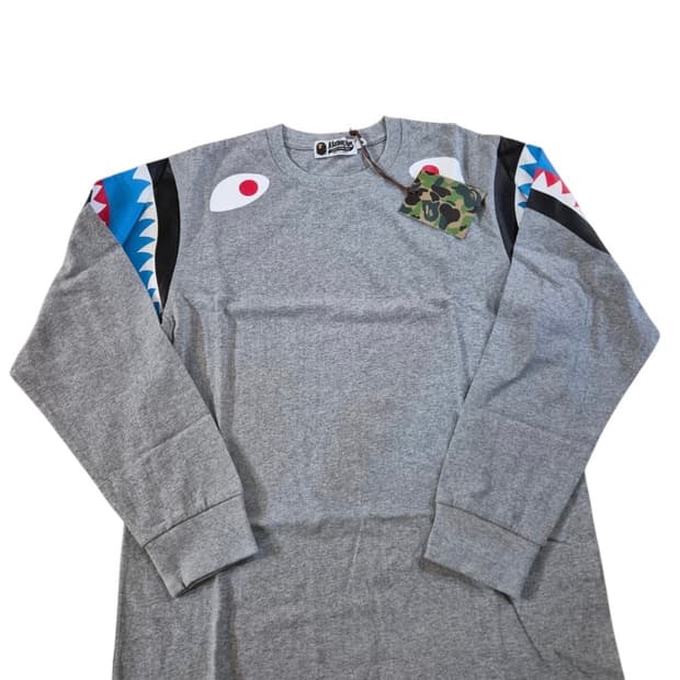 Bape T