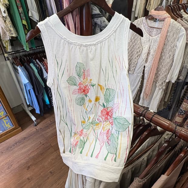 jpn vintage floral grapic sleeveless