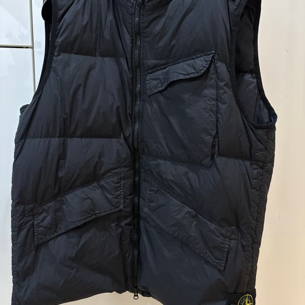 24fw 스톤아일랜드 크링클랩스 패딩조끼 xl (새상품급)