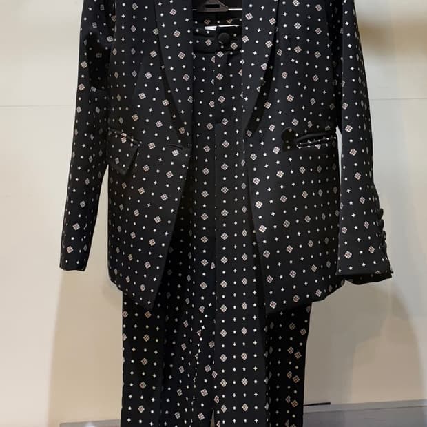 지방시 수트 셋업