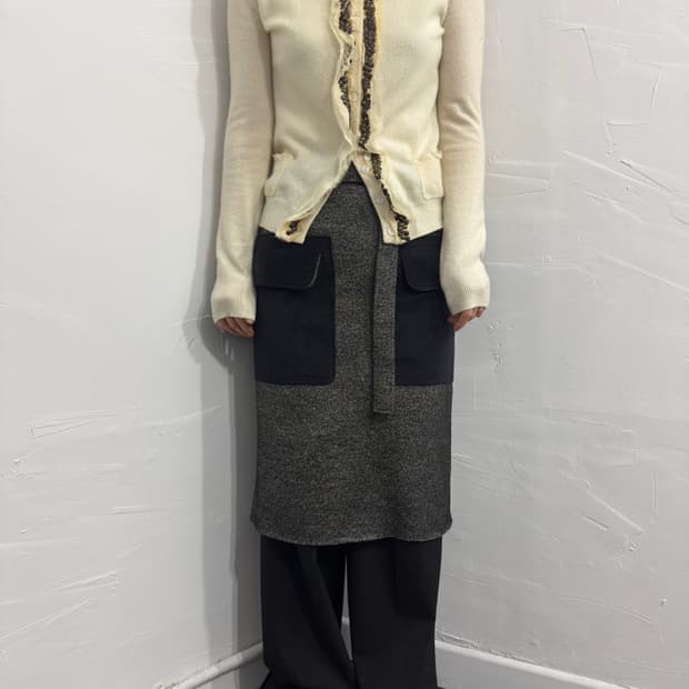 design pokcet midi skirt