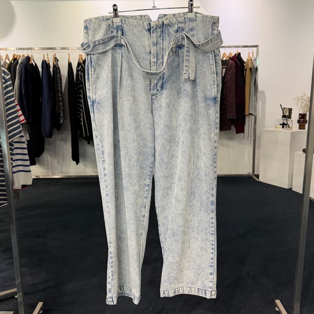 [34] IRO 벨티드 와이드데님 청바지