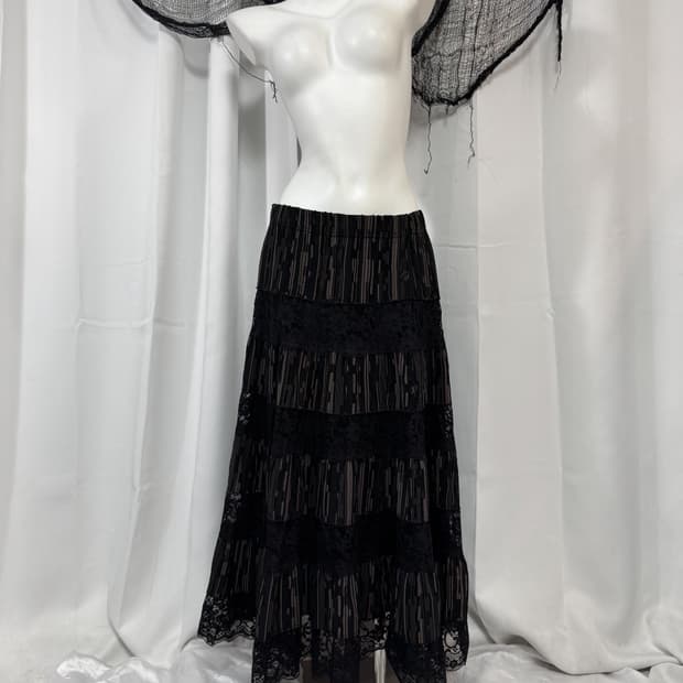 lace skirt