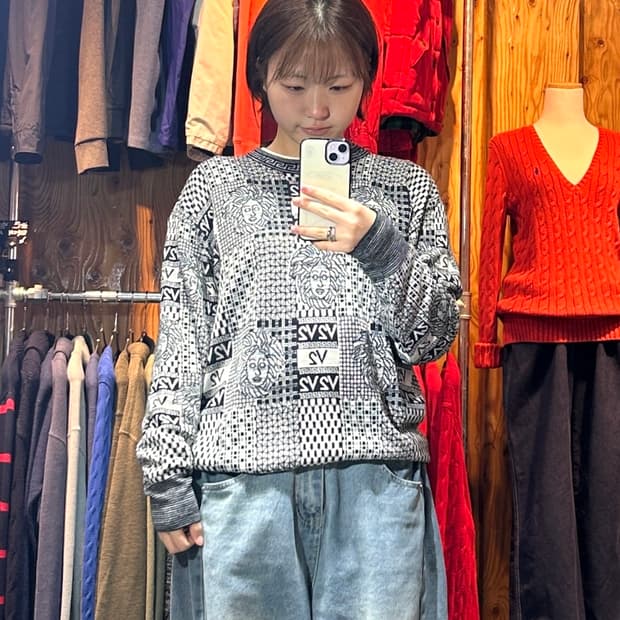 M 베르사체 Classic V2 메두사 자카드 패턴 니트