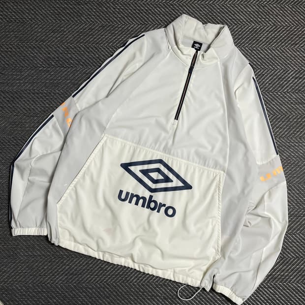 엄브로 빅로고 우븐 윈드 경량 아노락 웜업y 5063