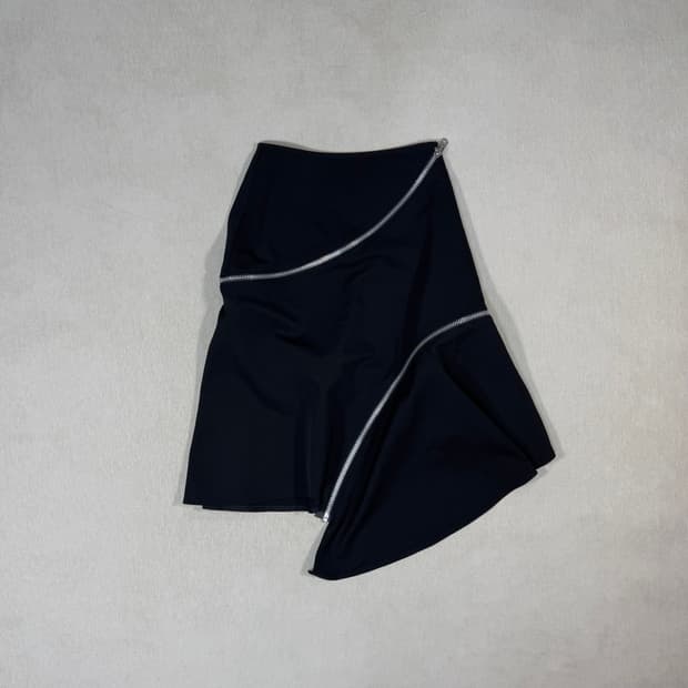 Diagonal Zipper  black skirt