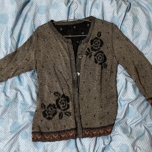 Vintage / rose-pattern cardigan