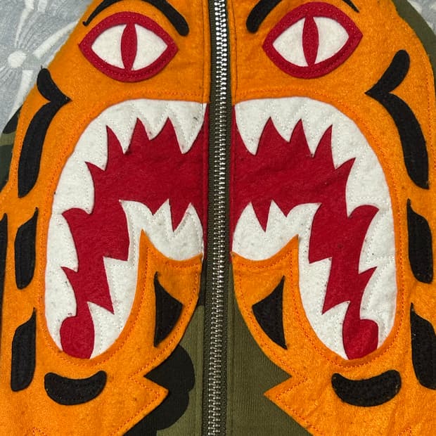 베이프 타이커샤크 반집업후드 L 급처