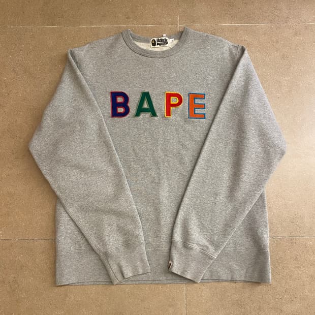 베이프 레터링로고 맨투맨