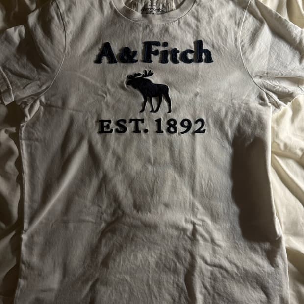 Abercrombie & Fitch 로고 반팔 티셔츠
