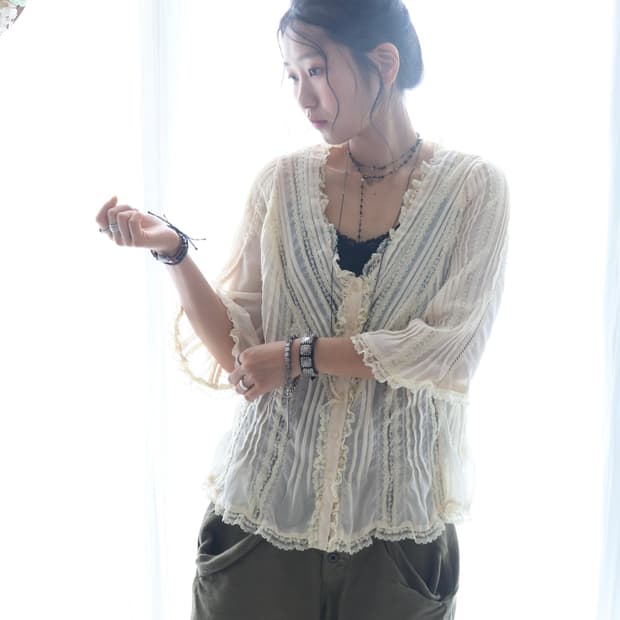 [Ray Beams] Lace Pintuck Frill Blouse
