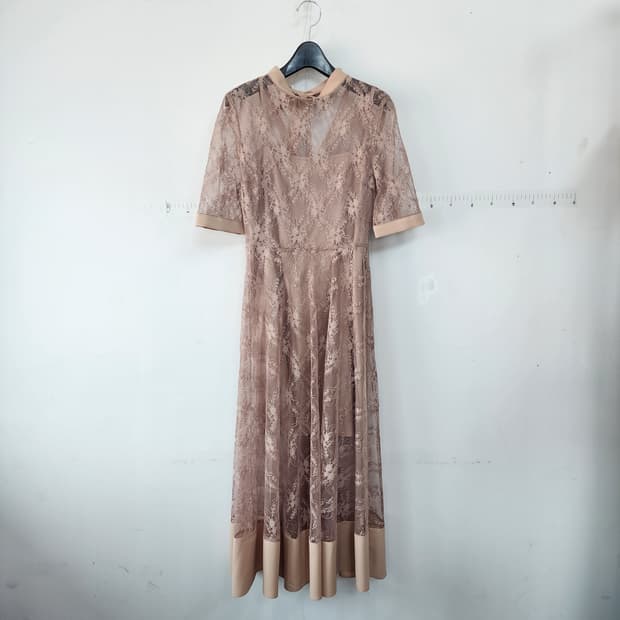 살롱 드 매그 시스루 롱 원피스 베이지톤