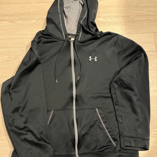 언더아머 후드집업