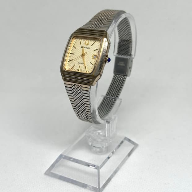 빈티지 불로바(BULOVA) 스퀘어 쿼츠 드레스 워치