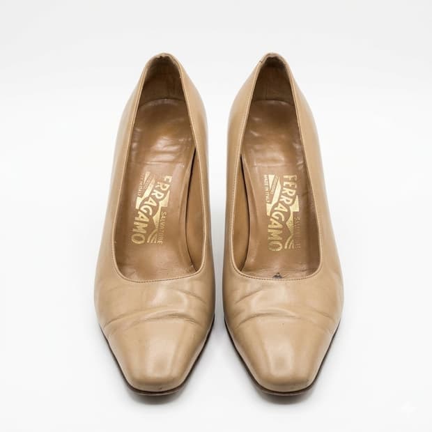 페라가모 베이지 펌프스 230