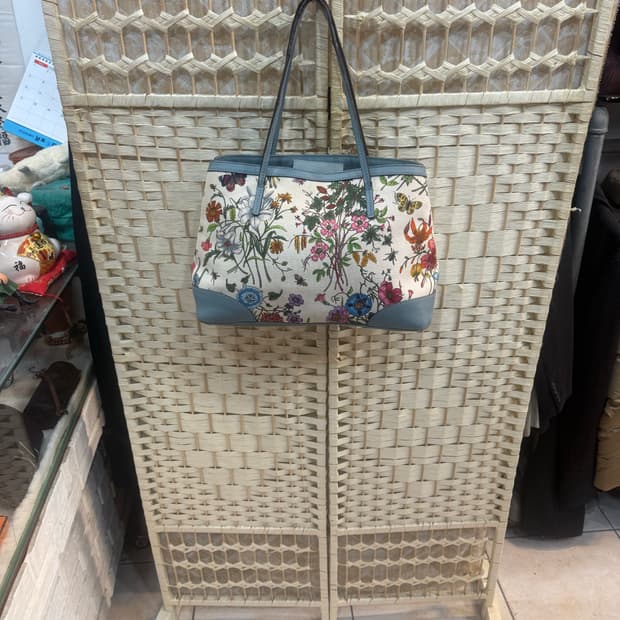 정품 구찌 일본 50주년 한정판 플로라 캔버스 숄더백 팝니다