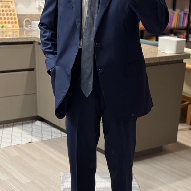 꼬르넬리아니 네이비 수트 it52