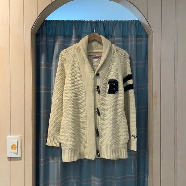 BIG BILL 숄카라 떡볶이버튼 가디건