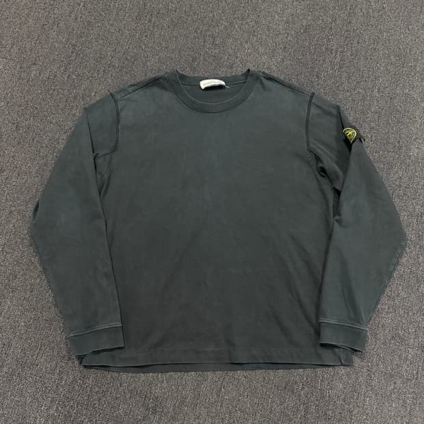 스톤아일랜드 와펜 롱슬리브 블랙