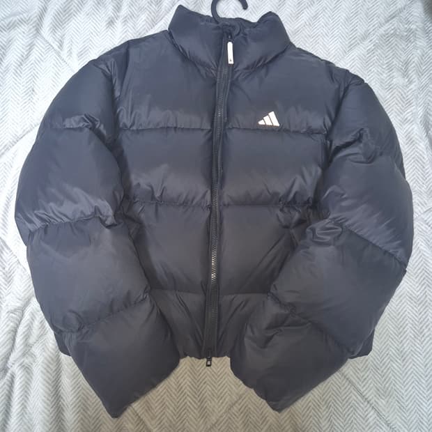 아디다스 새패딩팝니다 (급처 네고 가능)