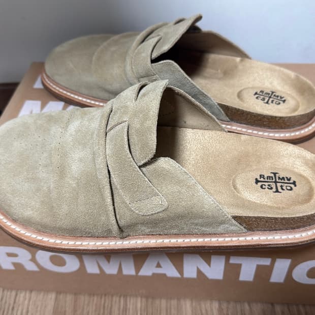 로맨틱무브 아티잔 셔링 뮬 R26M801