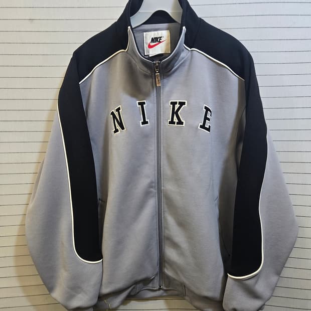 나이키 올드스쿨 브랙회색 집업