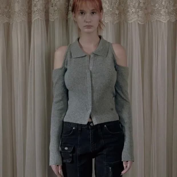 보헤미안서울 숄더 홀 니트 아이보리