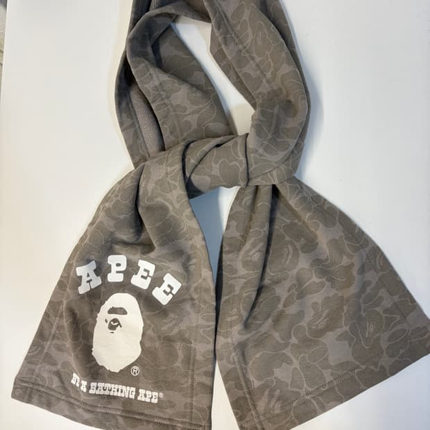 베이프 그레이 카모 머플러