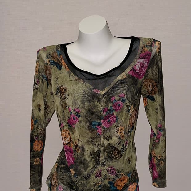 카키 플로럴 셔링 레이어드 빈티지 롱슬리브