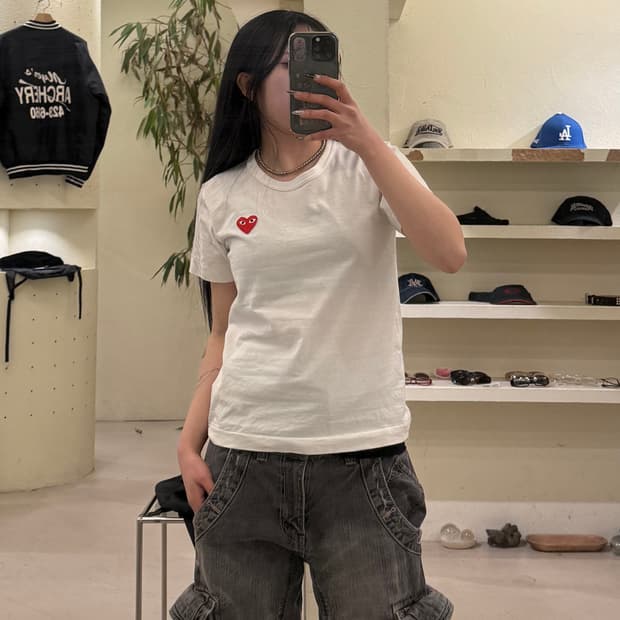 꼼데가르송 플레이 하트 와펜 티셔츠 U674