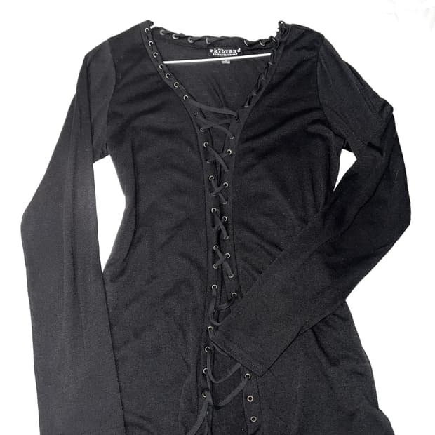 빈티지 고스로리 펑크 아일렛 블랙 롱슬리브 긴팔 티셔츠 브이넥