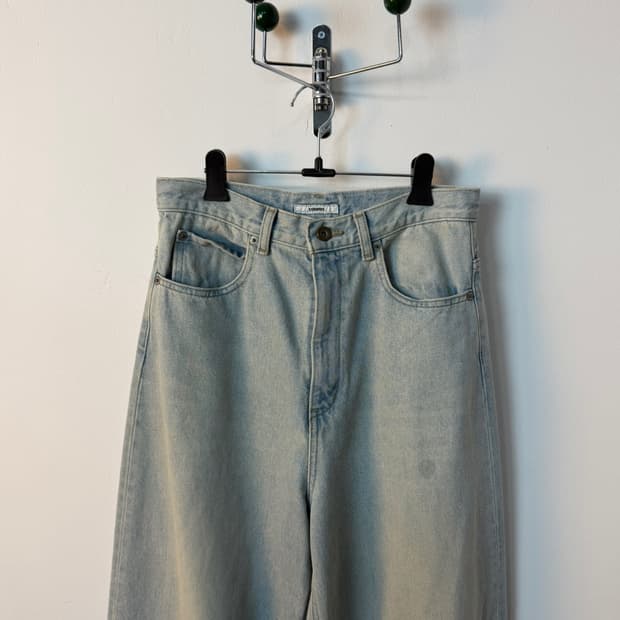 스튜디오스 세미 플레어 다이드 데님 팬츠