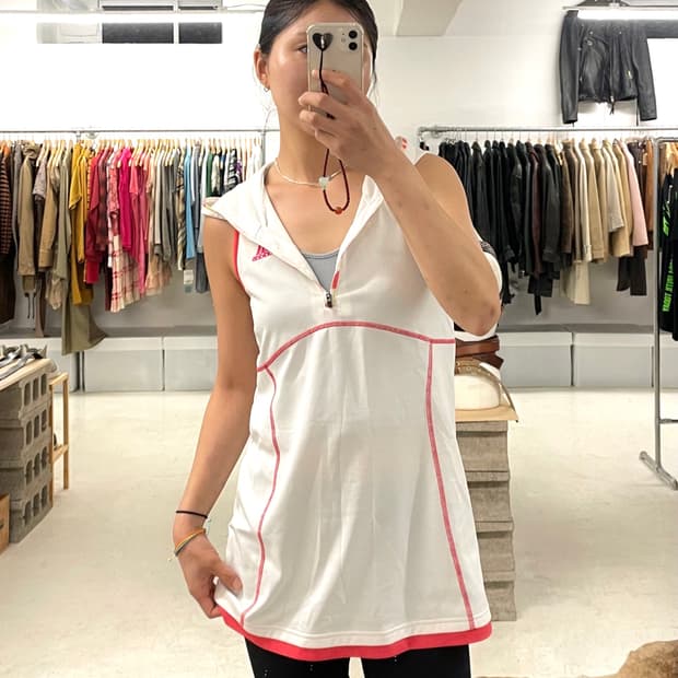 ADIDAS sleeveless hood top 아디다스 슬리브리스 후드