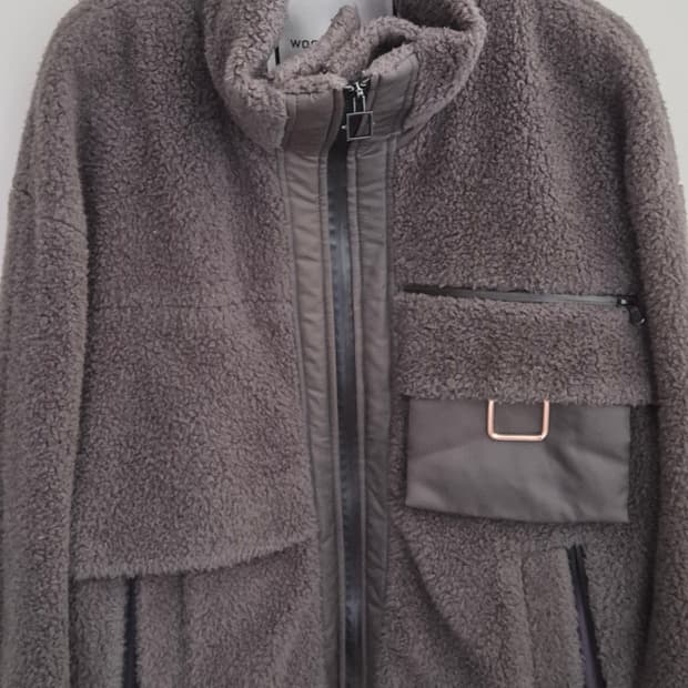 우영미 그레이 부클 하이넥 후리스 자켓 48 급처