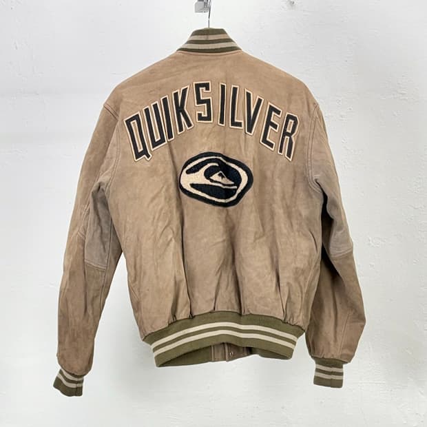 퀵실버 90s 픽 스킨 브라운 퀼티드 바시티 자켓