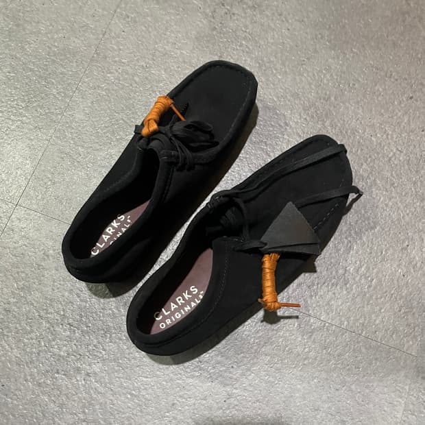 클락스 왈라비 블랙 스웨이드