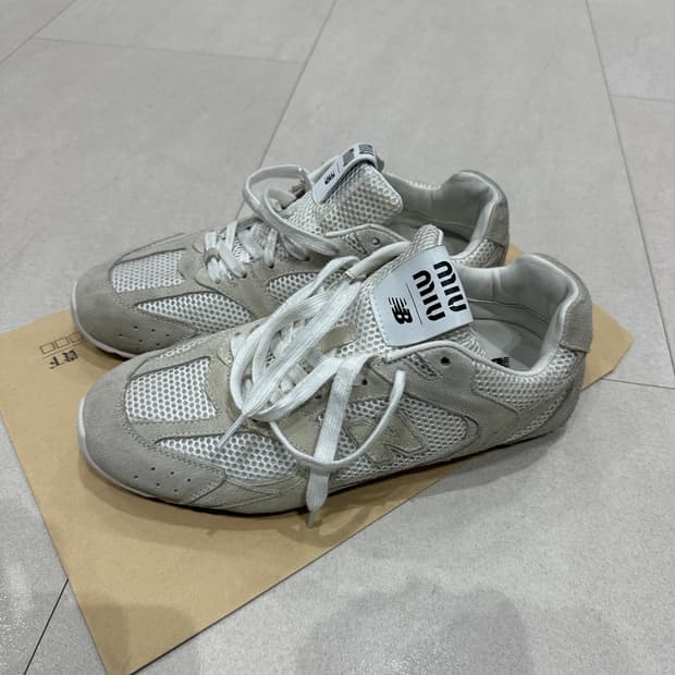 뉴발란스 미우미우 530