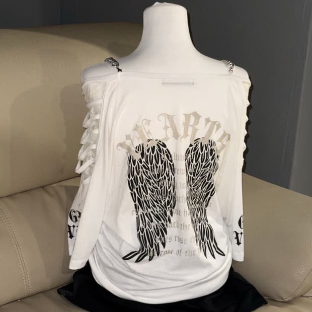 Dig deep wings detail off-shoulder top