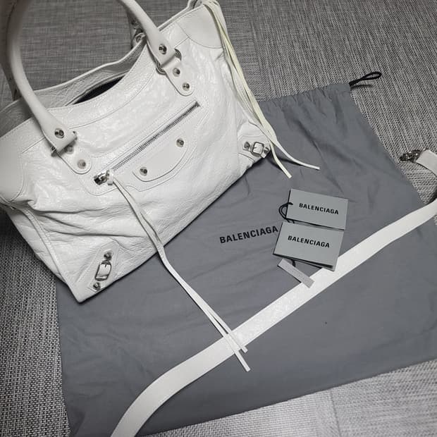 발렌시아가 르시티백 미디엄 화이트 (모터백 시티백)