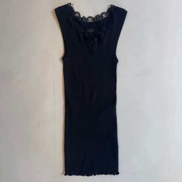Black Lace-Neck Ribbed Tank Top 