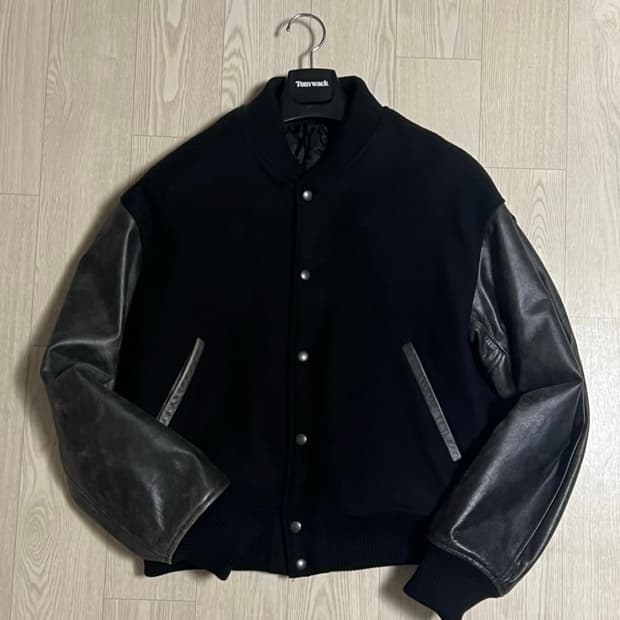 토니웩 가죽 자켓 팝니다 L