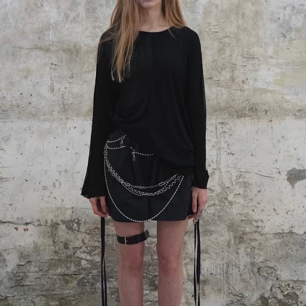Dared 데어드 SHADOW CUT TOP