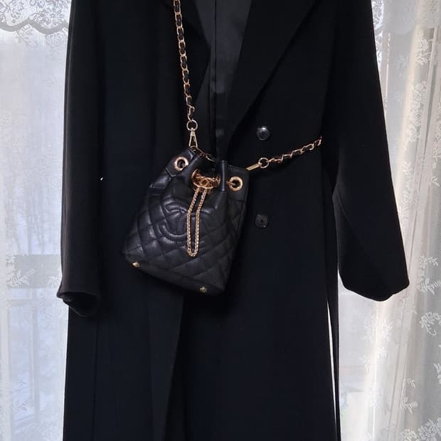 샤넬 노벨티 복조리 크로스 숄더백