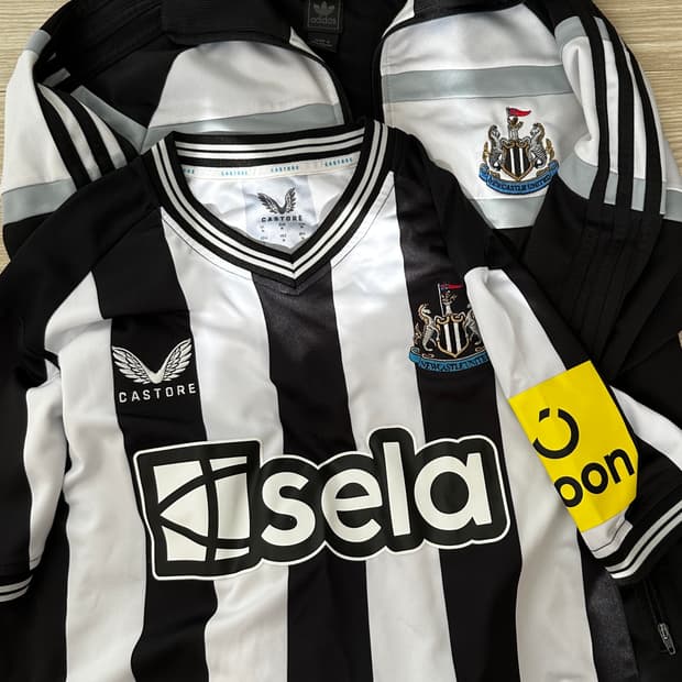 뉴캐슬올드스쿨져지, 뉴캐슬 23-24 유니폼 (이사크)