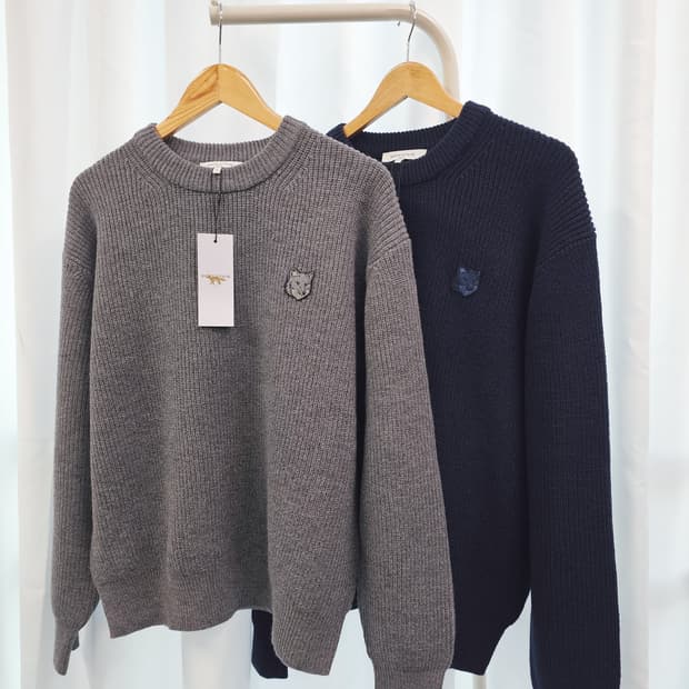 ((새상품)) 메종키츠네 퍽스 패치 스웨터